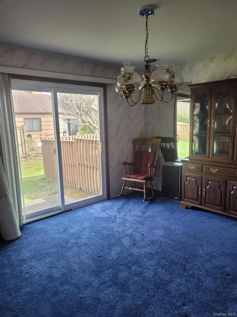 174 Melanie Way Commack NY 11725