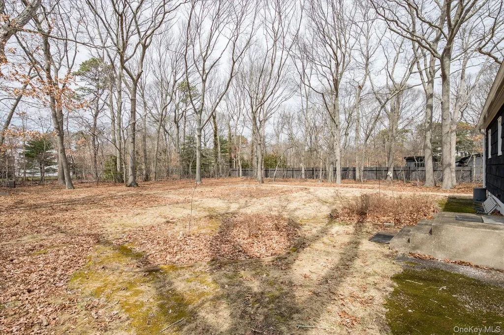 18 Maple Avenue Bellport NY 11713