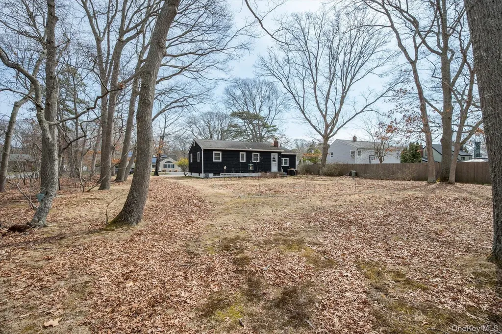 18 Maple Avenue Bellport NY 11713