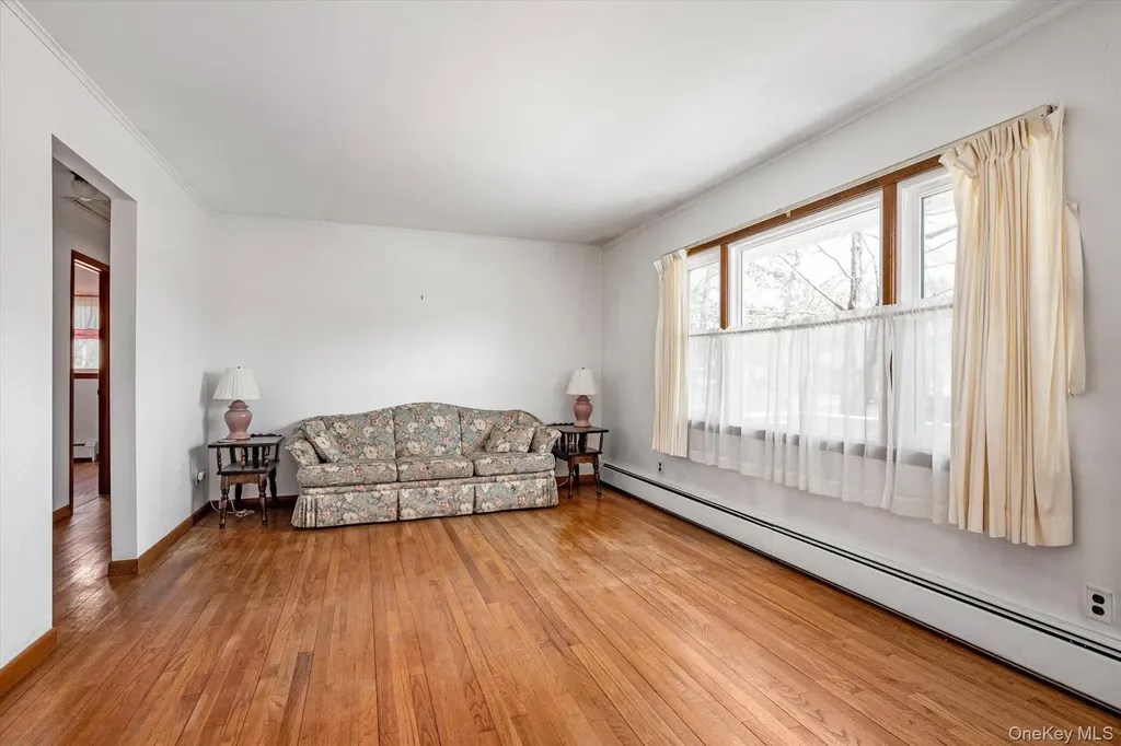 18 Maple Avenue Bellport NY 11713