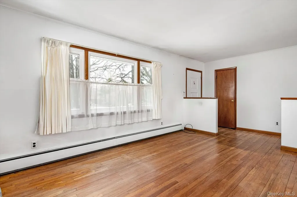 18 Maple Avenue Bellport NY 11713