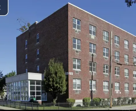 123 W Colombia Street Hempstead NY 11550