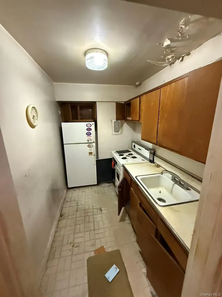 4242 Colden Street Flushing NY 11355