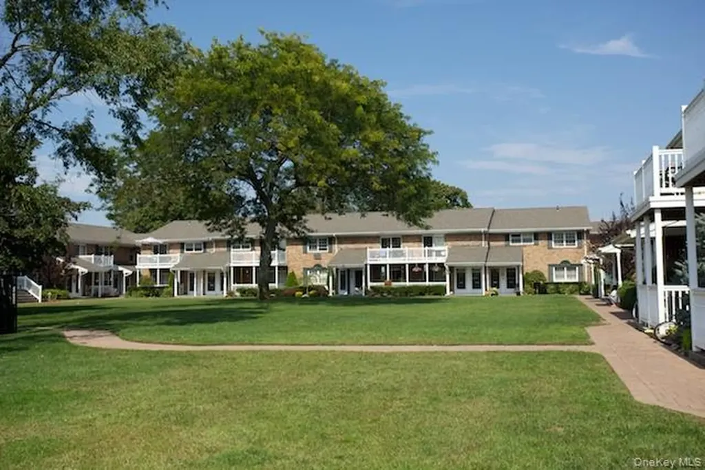 16 Saxon Avenue Bay Shore NY 11706