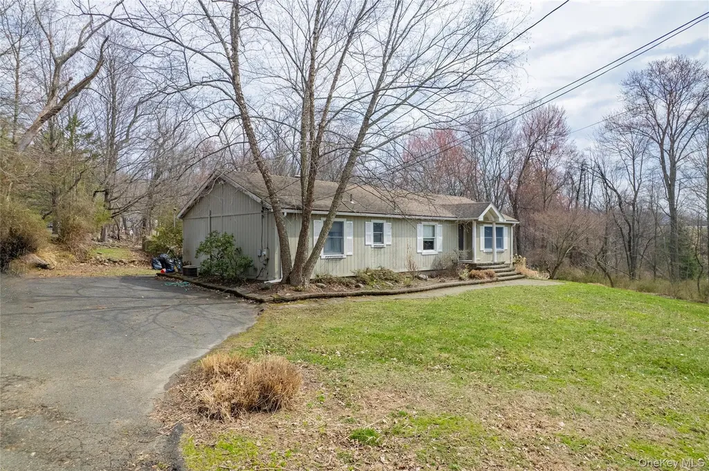 6 Strawberry Hill Lane West Nyack NY 10994