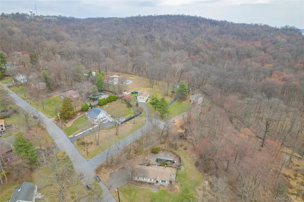 6 Strawberry Hill Lane West Nyack NY 10994