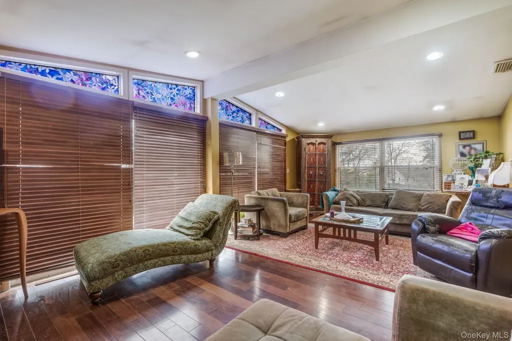 6 Strawberry Hill Lane West Nyack NY 10994
