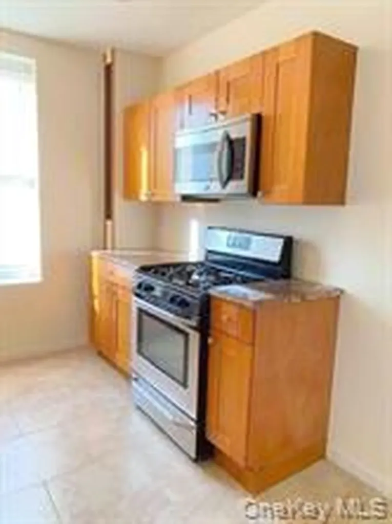 332 Kings Highway Brooklyn NY 11223