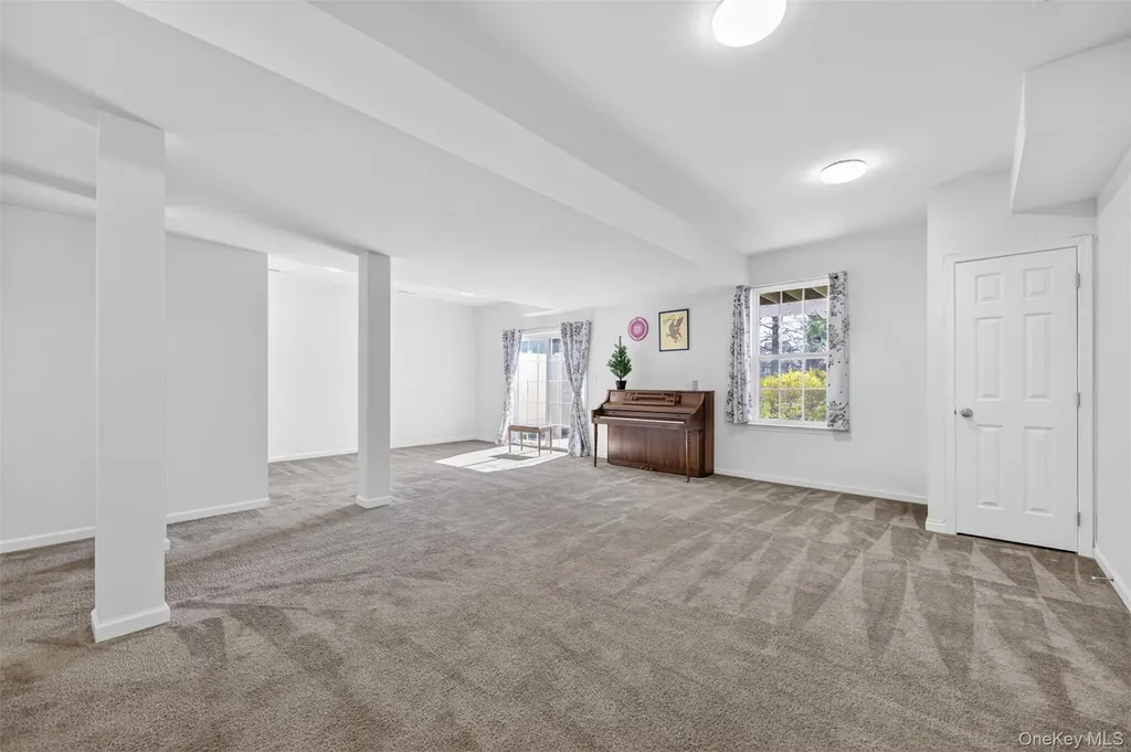 33 Pritchard Court Fishkill NY 12524