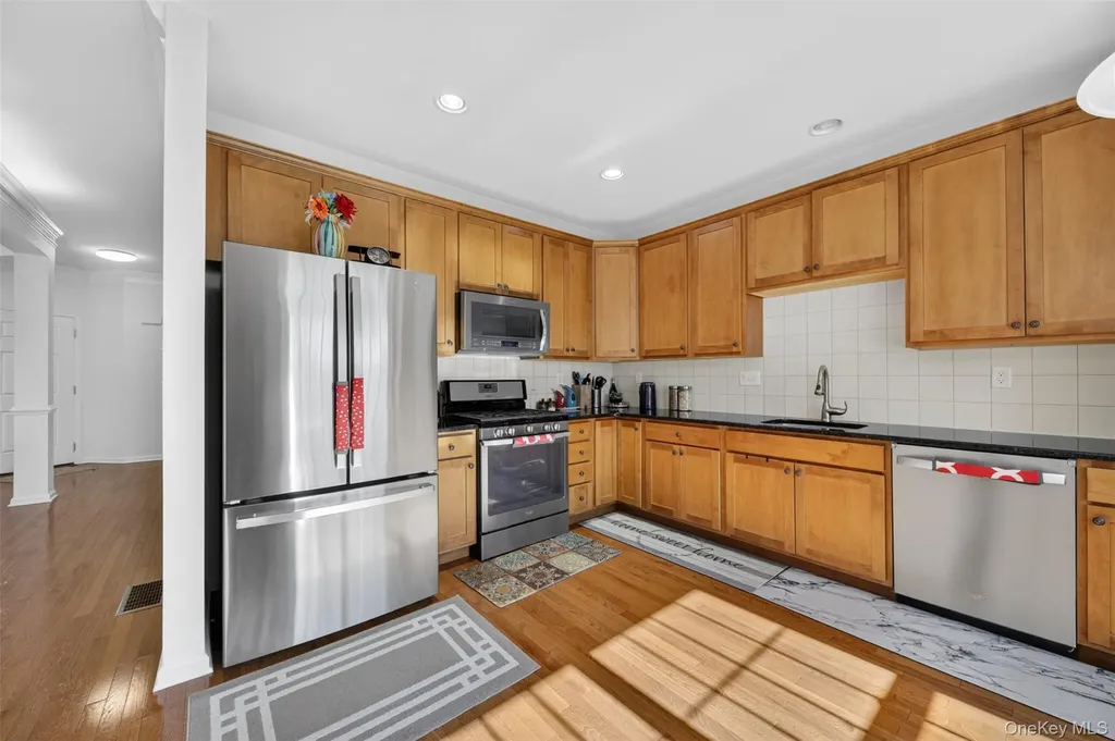 33 Pritchard Court Fishkill NY 12524