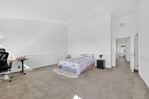 33 Pritchard Court Fishkill NY 12524