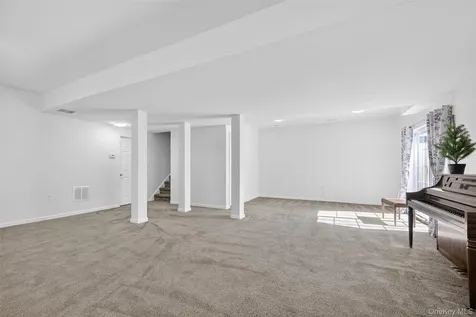 33 Pritchard Court Fishkill NY 12524