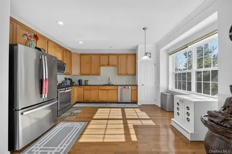33 Pritchard Court Fishkill NY 12524