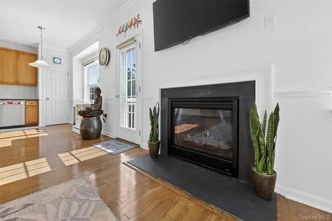 33 Pritchard Court Fishkill NY 12524