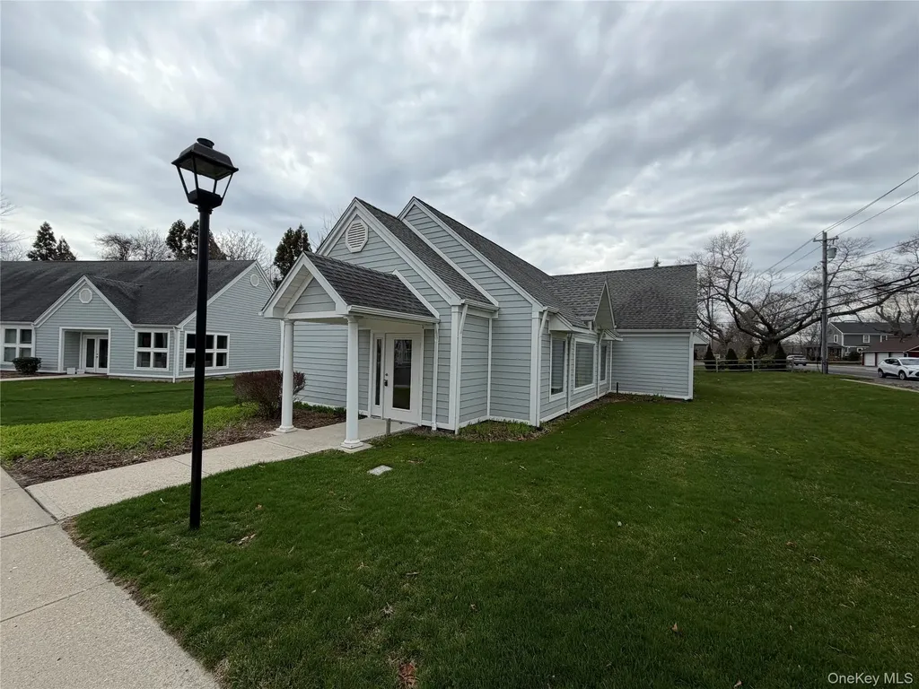 487 Main Road Riverhead NY 11901