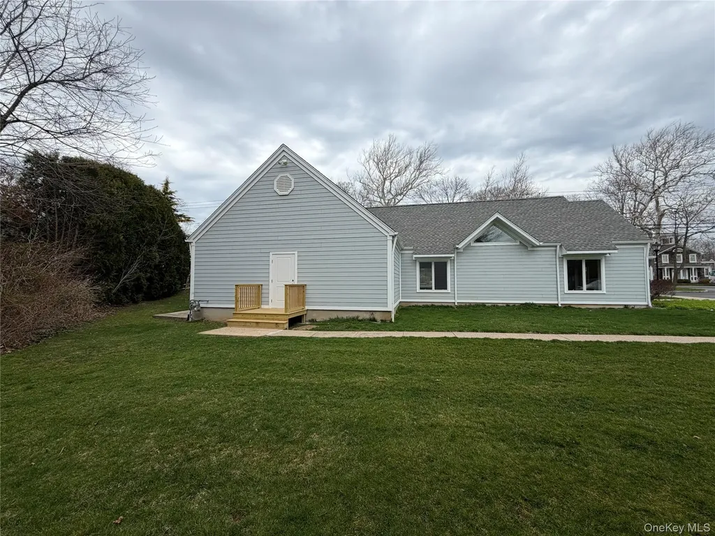 487 Main Road Riverhead NY 11901