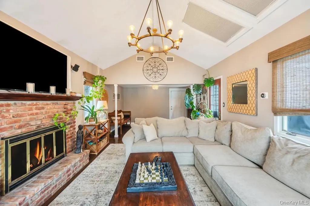 990 Thomas Avenue Baldwin NY 11510
