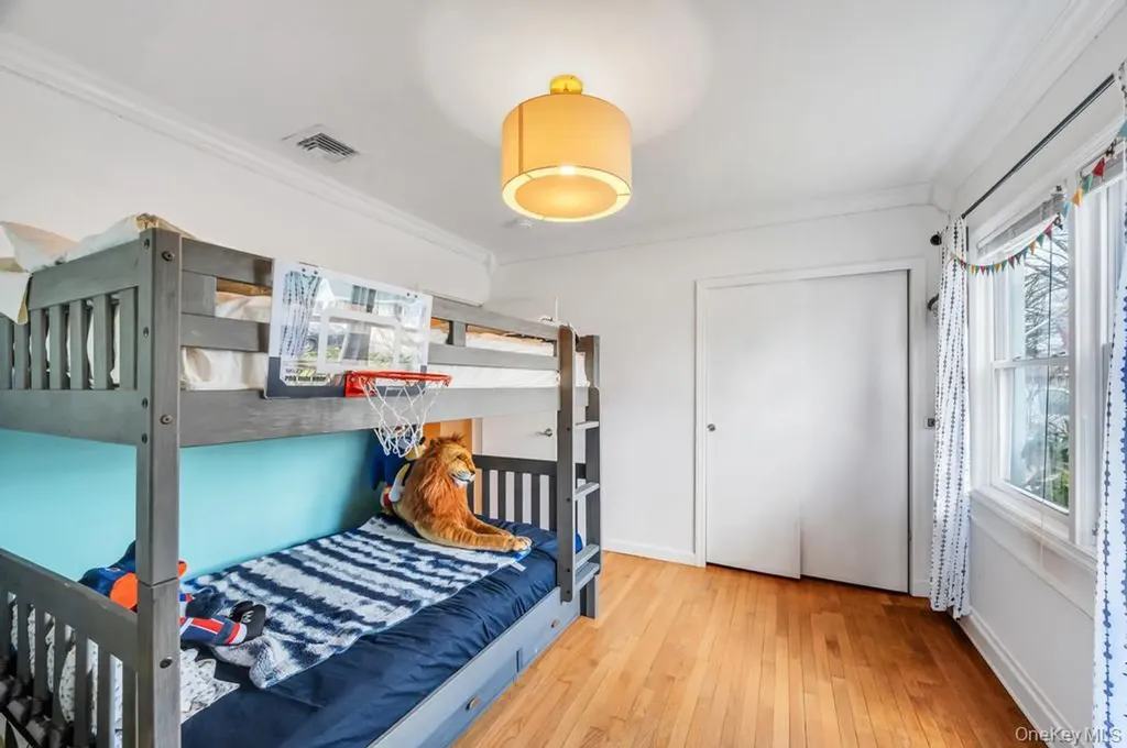 990 Thomas Avenue Baldwin NY 11510