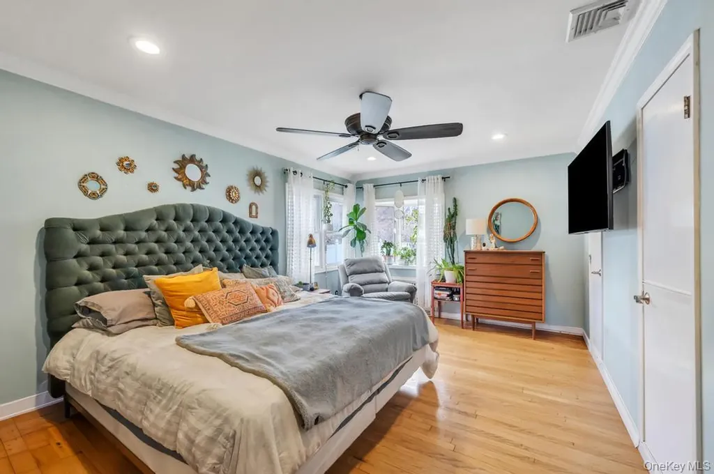990 Thomas Avenue Baldwin NY 11510