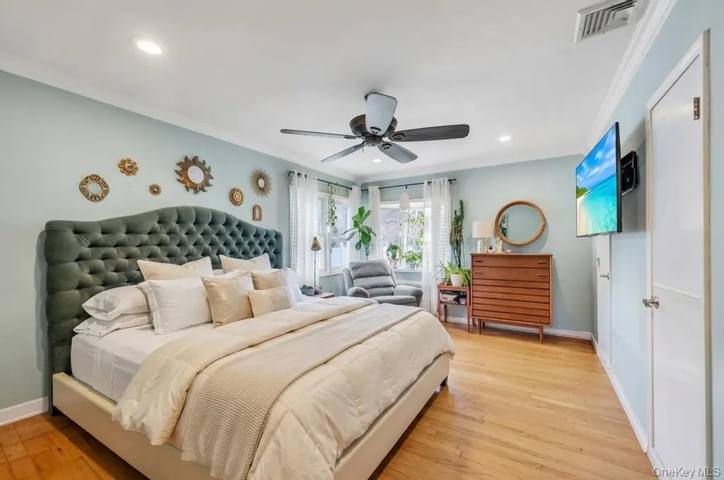 990 Thomas Avenue Baldwin NY 11510