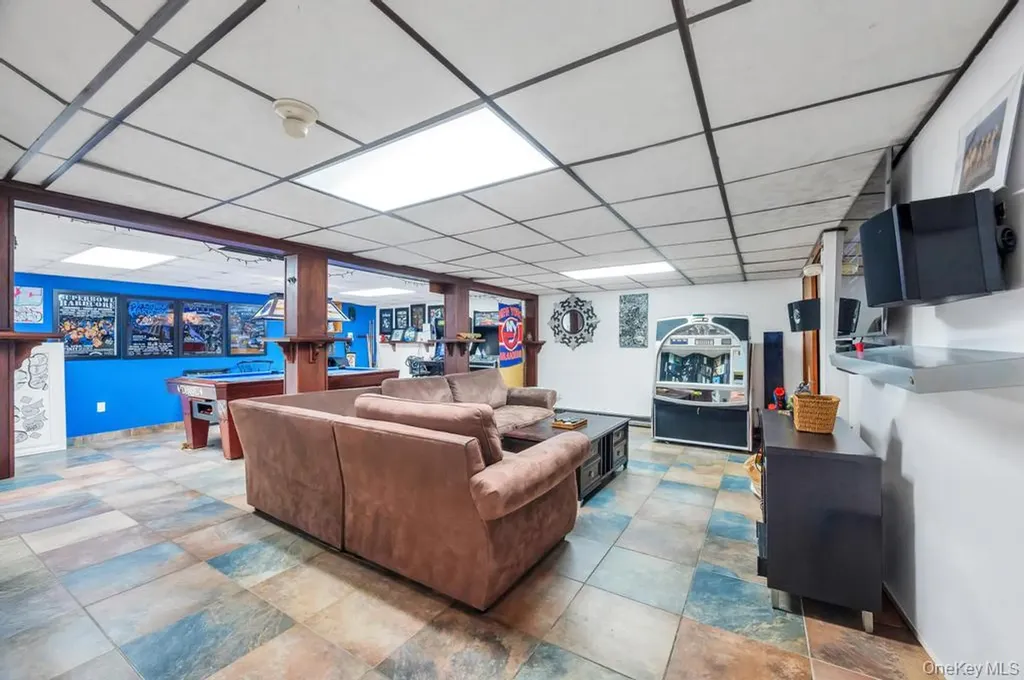 990 Thomas Avenue Baldwin NY 11510