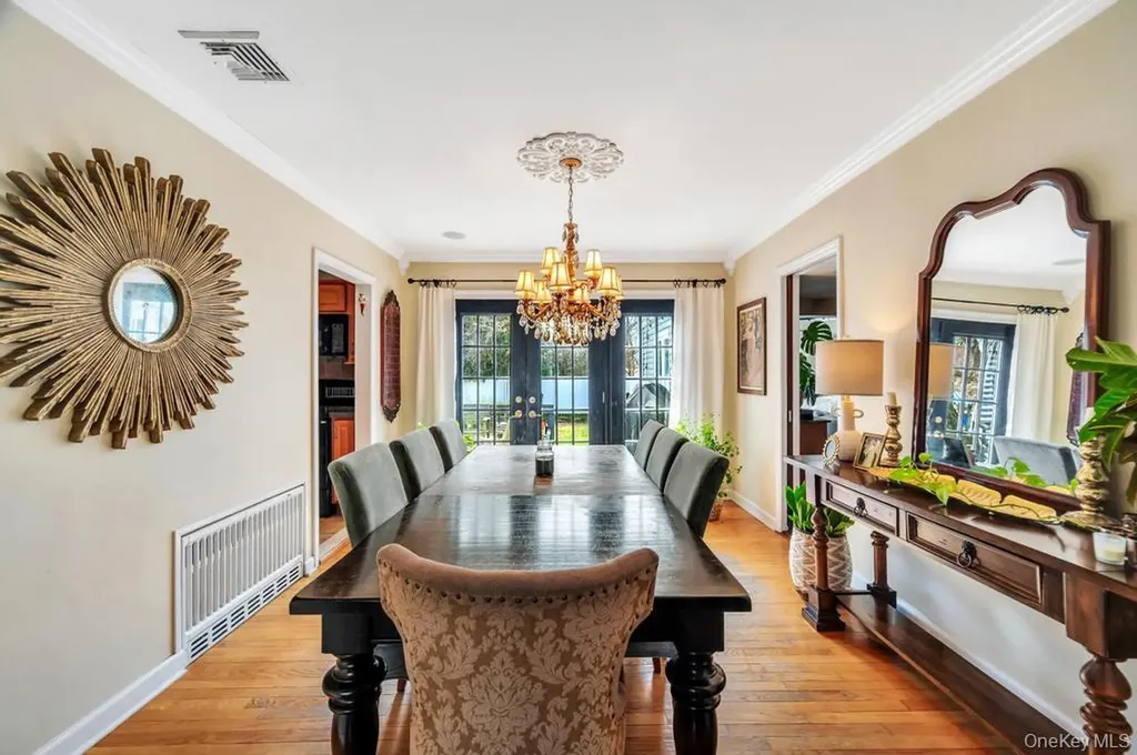 990 Thomas Avenue Baldwin NY 11510