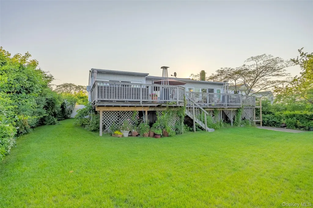 49 Ann Drive E Freeport NY 11520