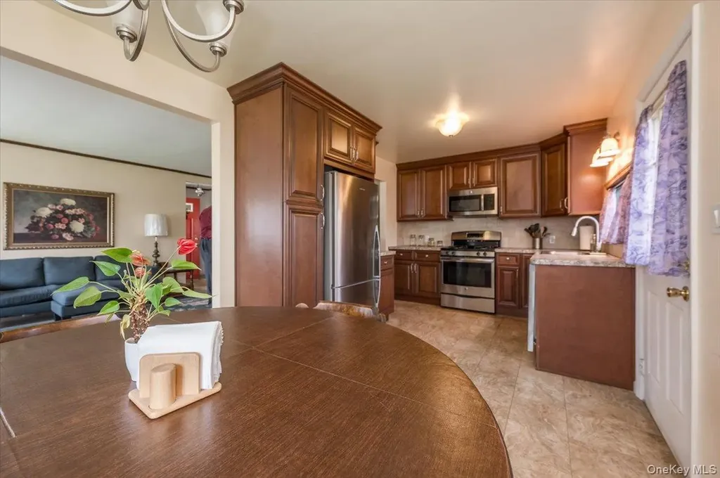 145 Raleigh Lane West Islip NY 11795