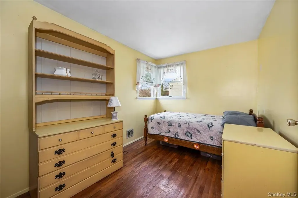 145 Raleigh Lane West Islip NY 11795