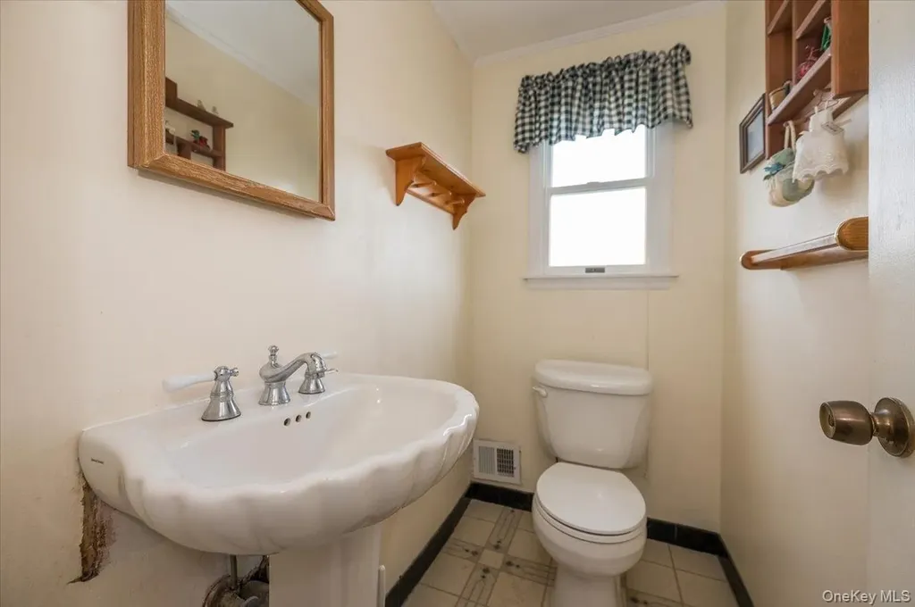 145 Raleigh Lane West Islip NY 11795