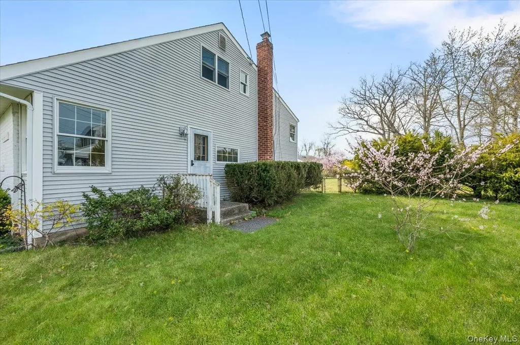 145 Raleigh Lane West Islip NY 11795