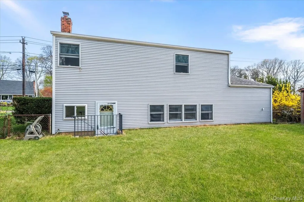 145 Raleigh Lane West Islip NY 11795