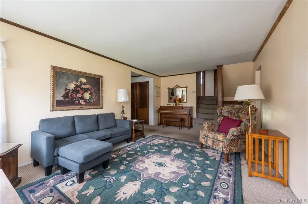 145 Raleigh Lane West Islip NY 11795