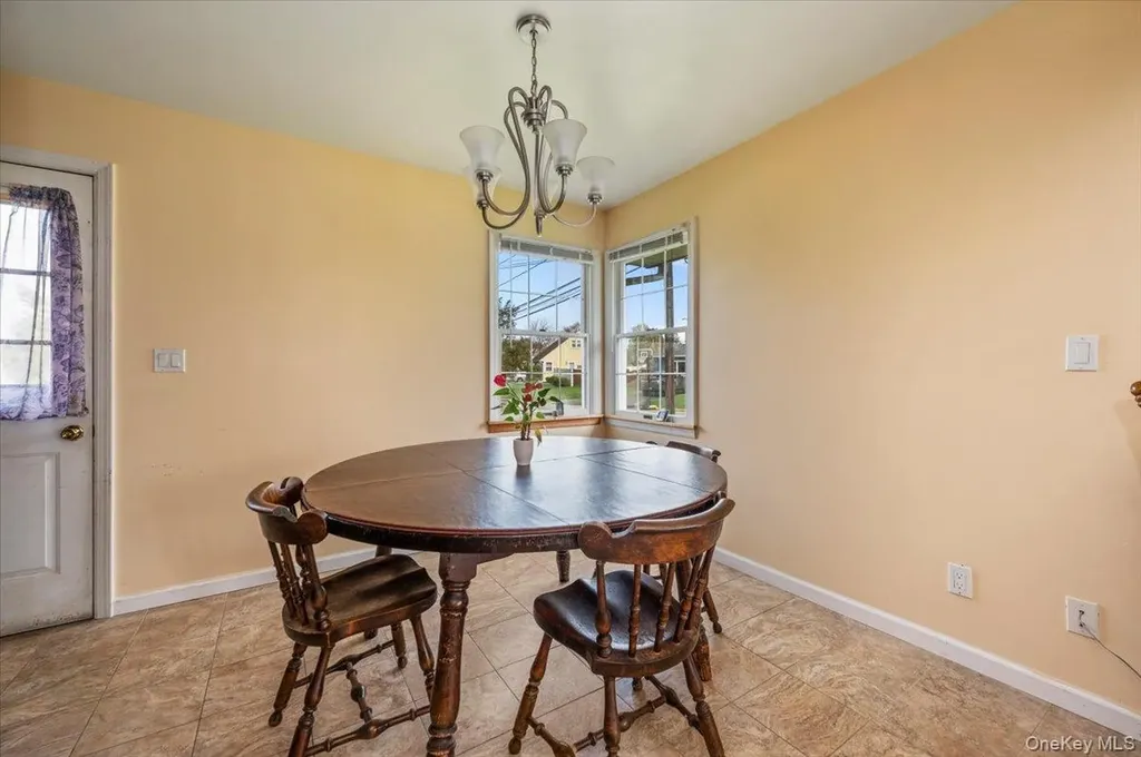 145 Raleigh Lane West Islip NY 11795