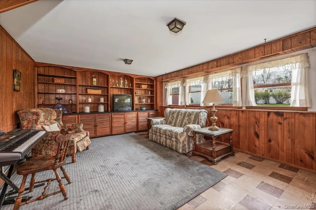 145 Raleigh Lane West Islip NY 11795