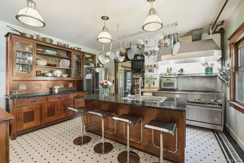 8 Elmer Galloway Road Katonah NY 10536