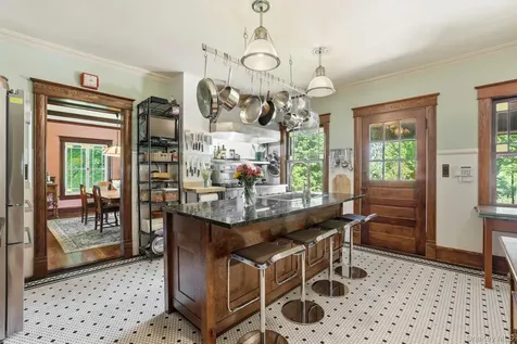 8 Elmer Galloway Road Katonah NY 10536