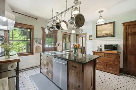 8 Elmer Galloway Road Katonah NY 10536