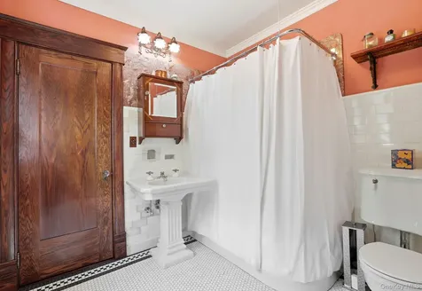 8 Elmer Galloway Road Katonah NY 10536