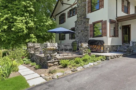 8 Elmer Galloway Road Katonah NY 10536