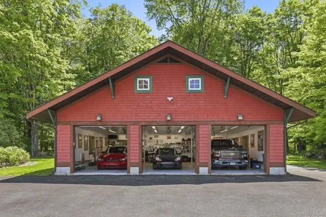 8 Elmer Galloway Road Katonah NY 10536