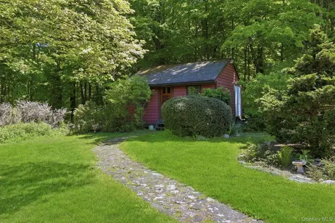 8 Elmer Galloway Road Katonah NY 10536