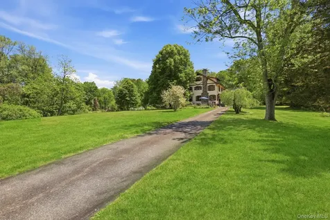 8 Elmer Galloway Road Katonah NY 10536