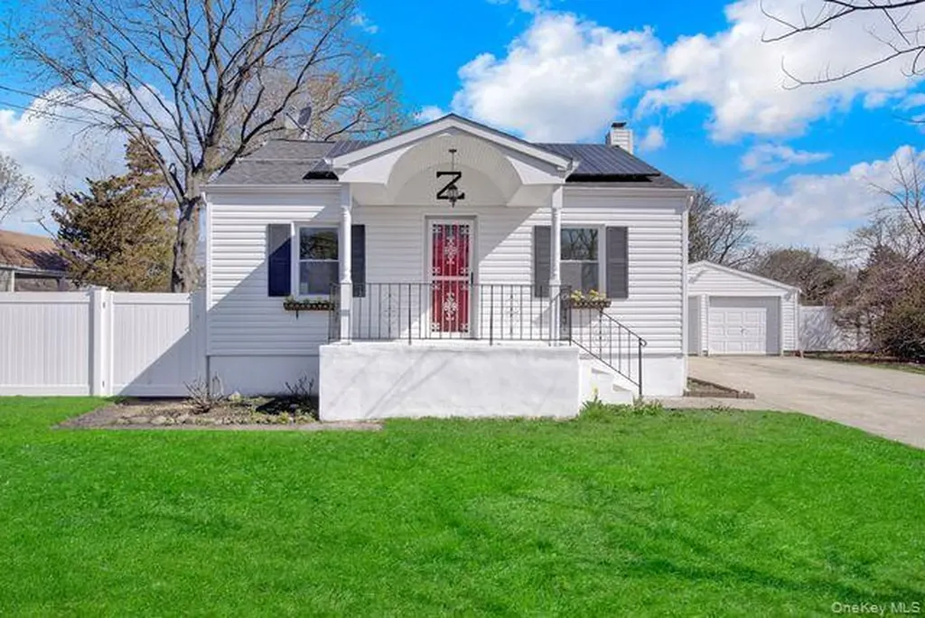 37 Oklahoma Avenue Bay Shore NY 11706