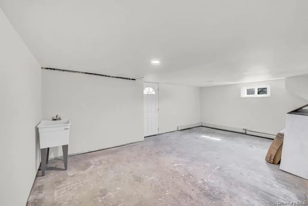 37 Oklahoma Avenue Bay Shore NY 11706