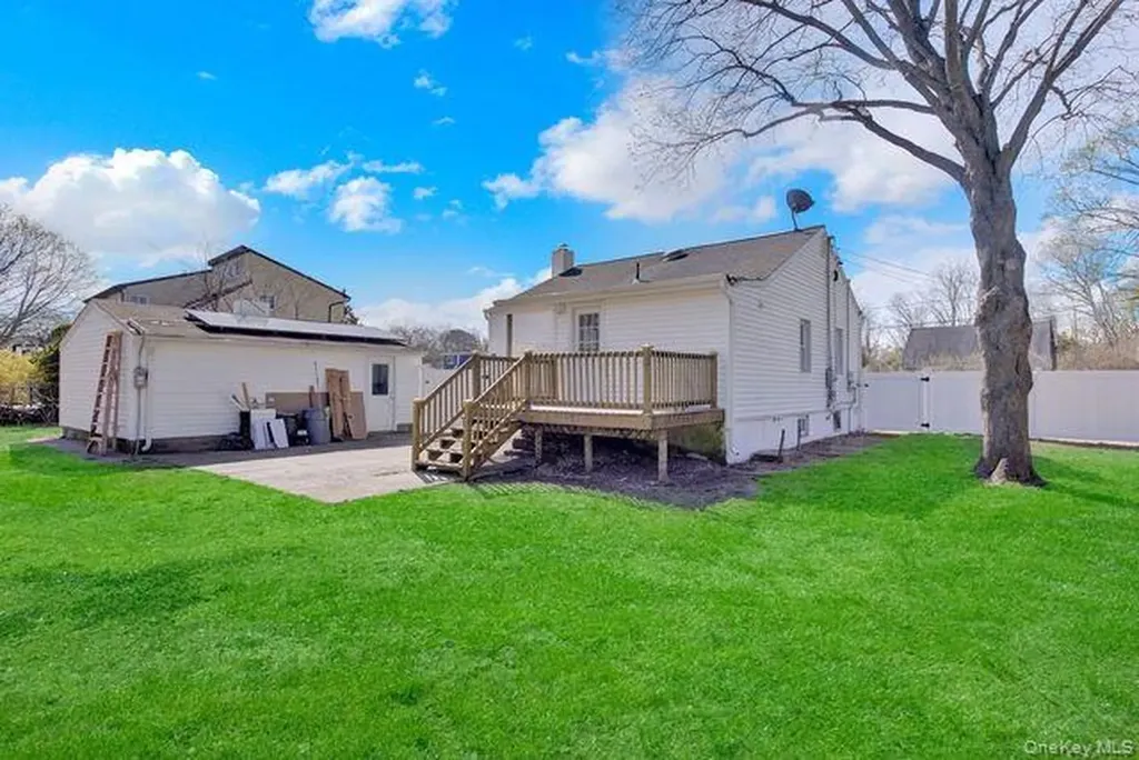 37 Oklahoma Avenue Bay Shore NY 11706