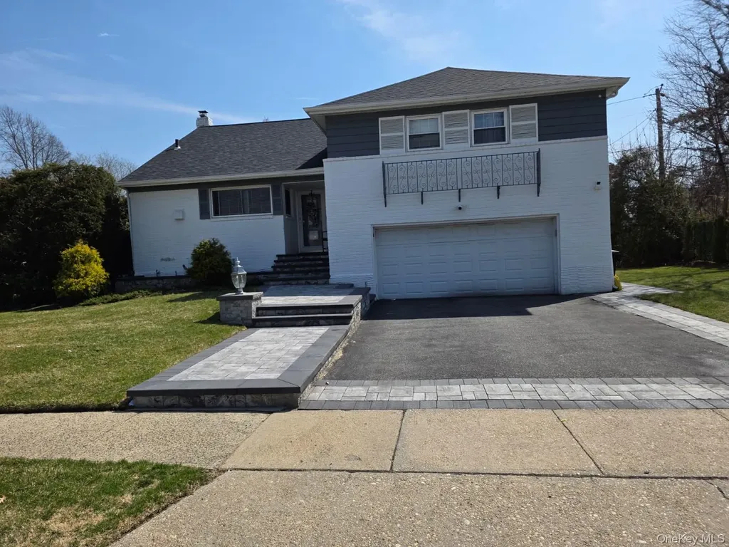 838 Pepperidge Road Westbury NY 11590