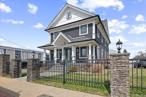 769 Fulton Street Farmingdale NY 11735