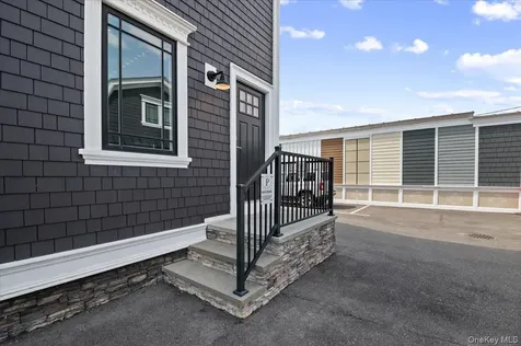 769 Fulton Street Farmingdale NY 11735