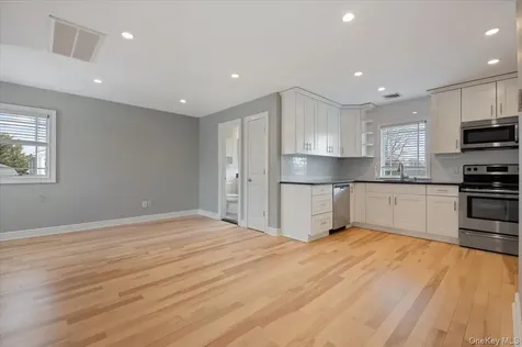 769 Fulton Street Farmingdale NY 11735
